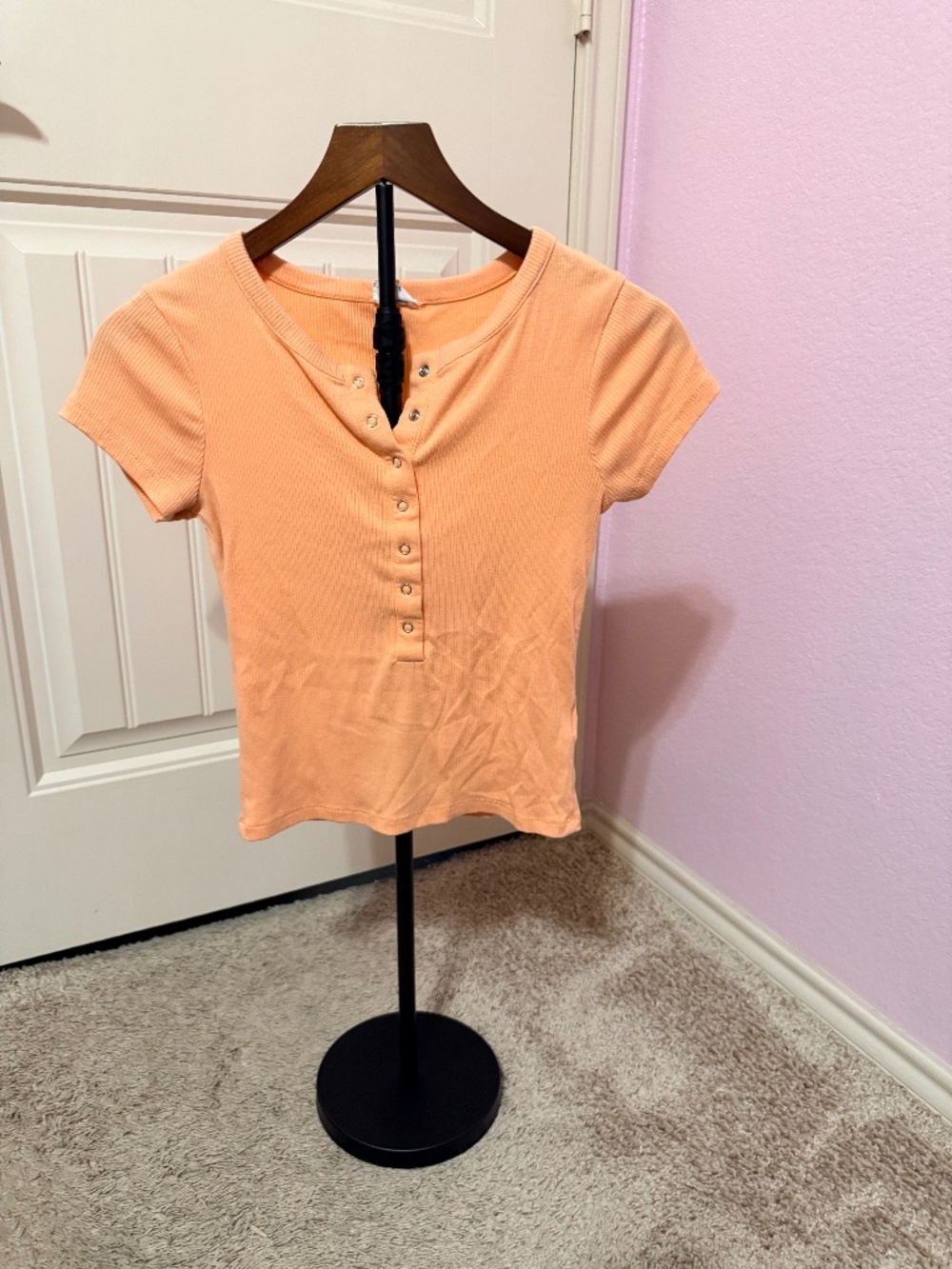 Cotton:On Women's top size S Coral 7 button fitted tee